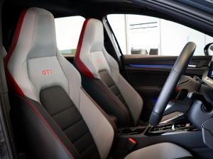 Volkswagen Golf GTI - Image 13