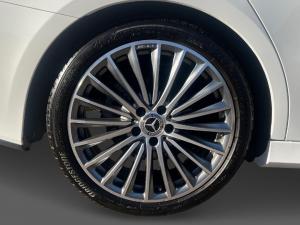 Mercedes-Benz A-Class A200 sedan AMG Line - Image 11