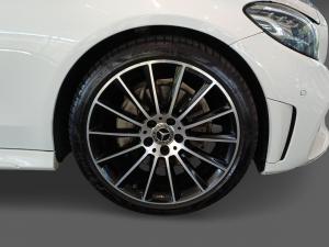 Mercedes-Benz C200 Cabrio automatic - Image 16