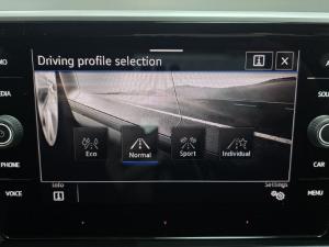 Volkswagen T-Roc 2.0TSI 4Motion Design - Image 7