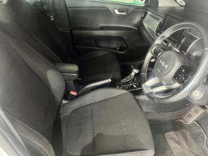 Kia Rio hatch 1.4 EX auto - Image 5