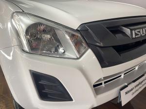 Isuzu D-Max 250 double cab 4x4 Hi-Ride - Image 4