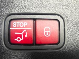 Mercedes-Benz GLC GLC300d 4Matic Avantgarde - Image 14