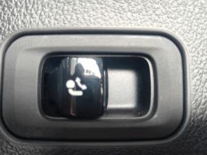 Mercedes-Benz GLC GLC300d 4Matic Avantgarde - Image 15