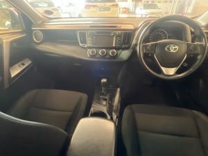Toyota RAV4 2.0 GX auto - Image 6