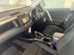 Toyota RAV4 2.0 GX auto - Image 7