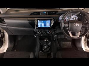 Toyota Hilux 2.4GD-6 single cab 4x4 Raider manual - Image 6