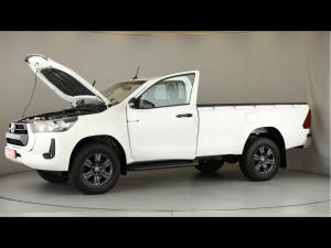 Toyota Hilux 2.4GD-6 single cab 4x4 Raider manual - Image 12