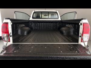 Toyota Hilux 2.4GD-6 single cab 4x4 Raider manual - Image 18