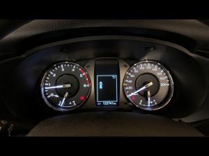 Toyota Hilux 2.4GD-6 single cab 4x4 Raider manual - Image 23