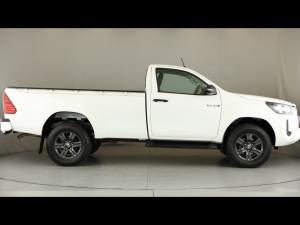 Toyota Hilux 2.4GD-6 single cab 4x4 Raider manual - Image 3