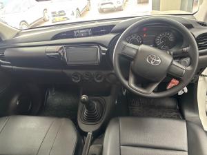 Toyota Hilux 2.0 single cab S (aircon) - Image 6