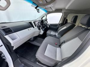 Toyota Quantum 2.8 LWB panel van - Image 7
