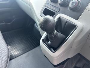 Toyota Quantum 2.8 LWB panel van - Image 12