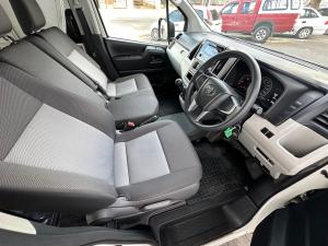 Toyota Quantum 2.8 LWB panel van - Image 14