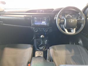 Toyota Hilux 2.4GD-6 single cab Raider manual - Image 7