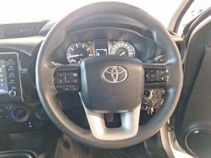 Toyota Hilux 2.4GD-6 single cab Raider manual - Image 10