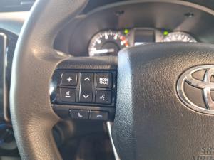 Toyota Hilux 2.4GD-6 single cab Raider manual - Image 11