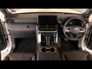 Toyota Land Cruiser 300 3.3D ZX - Image 6