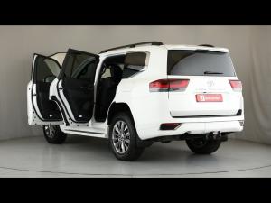 Toyota Land Cruiser 300 3.3D ZX - Image 10
