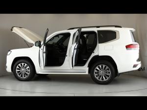 Toyota Land Cruiser 300 3.3D ZX - Image 11