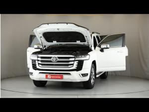 Toyota Land Cruiser 300 3.3D ZX - Image 13