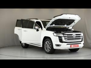 Toyota Land Cruiser 300 3.3D ZX - Image 14
