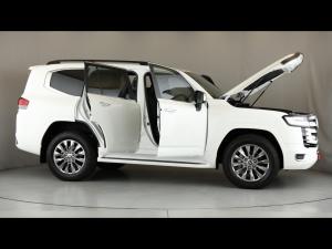 Toyota Land Cruiser 300 3.3D ZX - Image 15