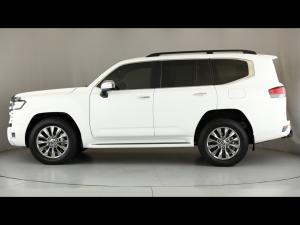 Toyota Land Cruiser 300 3.3D ZX - Image 17