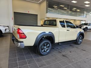 Toyota Hilux 2.4GD-6 Xtra cab Raider manual - Image 2