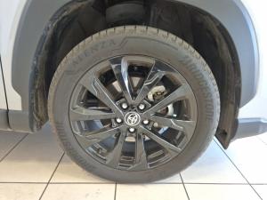 Toyota Corolla Cross 1.8 GR-Sport - Image 18