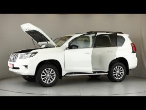Toyota Land Cruiser Prado 4.0 VX-L - Image 12