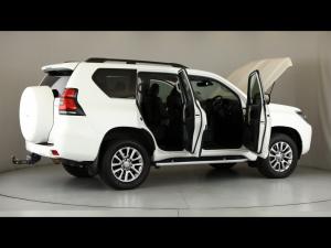 Toyota Land Cruiser Prado 4.0 VX-L - Image 16