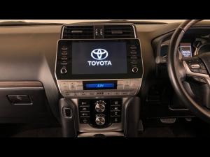 Toyota Land Cruiser Prado 4.0 VX-L - Image 24