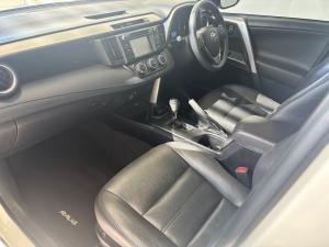 Toyota RAV4 2.0 GX auto - Image 7