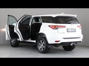 Toyota Fortuner 2.4GD-6 auto - Image 10