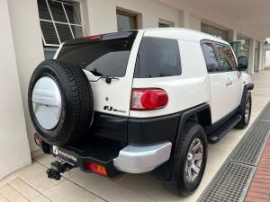 Toyota FJ Cruiser FJ Cruiser - Image 2