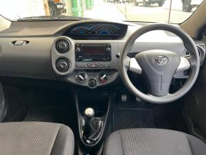 Toyota Etios sedan 1.5 Sprint - Image 6