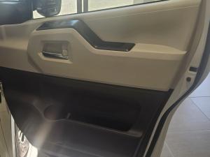 Toyota Quantum 2.8 GL 11 Seat - Image 18