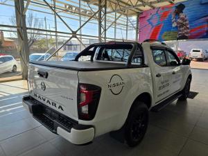 Nissan Navara 2.5DDTI Stealth automatic - Image 16