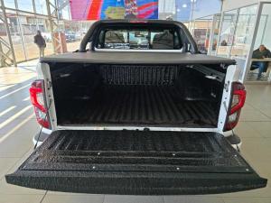 Nissan Navara 2.5DDTI Stealth automatic - Image 5