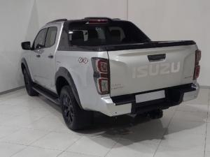 Isuzu D-Max 3.0TD double cab V-Cross 4x4 - Image 3