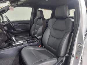 Isuzu D-Max 3.0TD double cab V-Cross 4x4 - Image 6