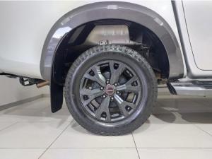 Isuzu D-Max 3.0TD double cab V-Cross 4x4 - Image 8