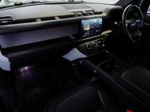 Land Rover Defender 110 D300 X-Dynamic HSE - Image 15