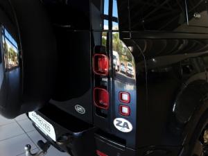 Land Rover Defender 110 D300 X-Dynamic HSE - Image 17
