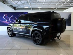 Land Rover Defender 110 D300 X-Dynamic HSE - Image 4