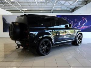 Land Rover Defender 110 D300 X-Dynamic HSE - Image 6