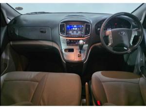 Hyundai H-1 2.5VGTi bus Elite 12-seater - Image 10