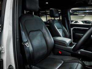 Land Rover Defender 110 D350 X-Dynamic HSE - Image 12